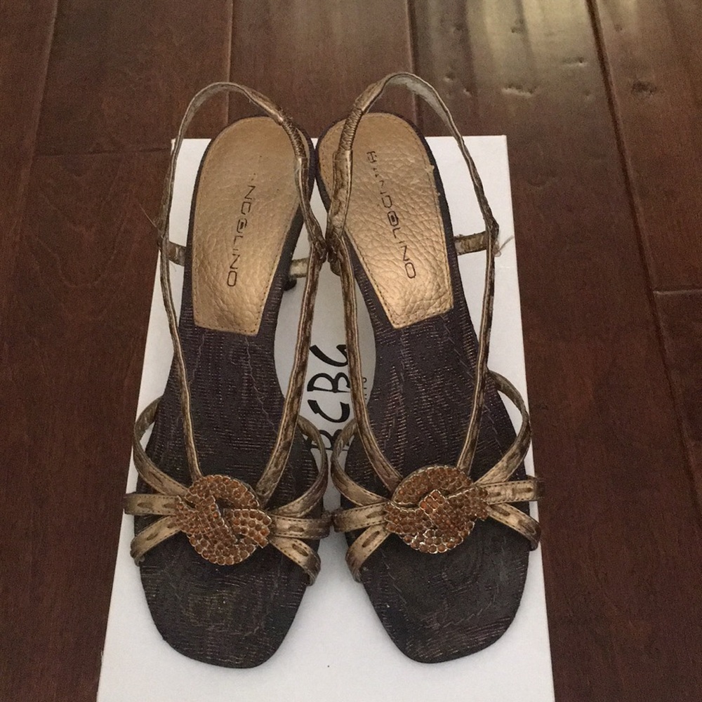 Bandolino 2-inch heels bronze